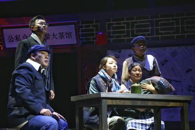 農村老人說：“桌上不擺三盤菜，六人不坐烏龜席”，為啥不擺三盤菜？烏龜席是啥？