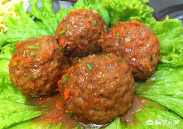 農村老人說：“桌上不擺三盤菜，六人不坐烏龜席”，為啥不擺三盤菜？烏龜席是啥？