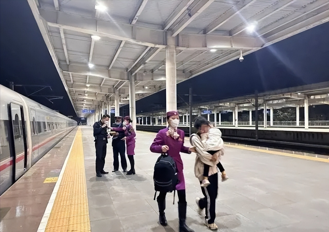 為救高燒小朋友，高鐵臨時停車2分鐘