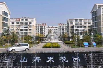 日照一佳和日照一中是一個學校嗎
