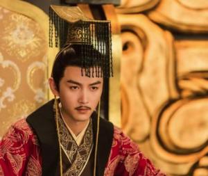 皇帝帽子上為什么要掛個簾子？原因是什么？