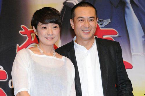 張嘉譯老婆王海燕照片(張嘉譯的老婆王海燕的照片)