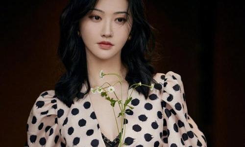 演員景瓷多大了(演青瓷的演員)