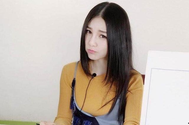本兮的照片突然好恐怖(本兮很早的照片)