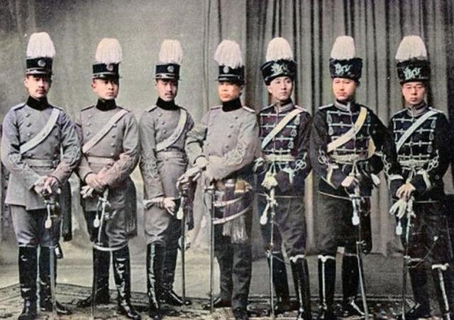 為什么清朝很落后無兵可用,軍閥時期突然就有了可用的部隊及軍火? 為什么清朝很落后無兵可用,軍閥時期突然就有了可用的部隊及軍火?