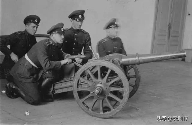 為什么清朝很落后無兵可用,軍閥時期突然就有了可用的部隊及軍火? 為什么清朝很落后無兵可用,軍閥時期突然就有了可用的部隊及軍火?