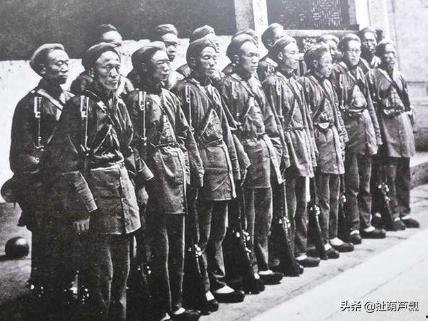 為什么清朝很落后無兵可用,軍閥時期突然就有了可用的部隊及軍火? 為什么清朝很落后無兵可用,軍閥時期突然就有了可用的部隊及軍火?